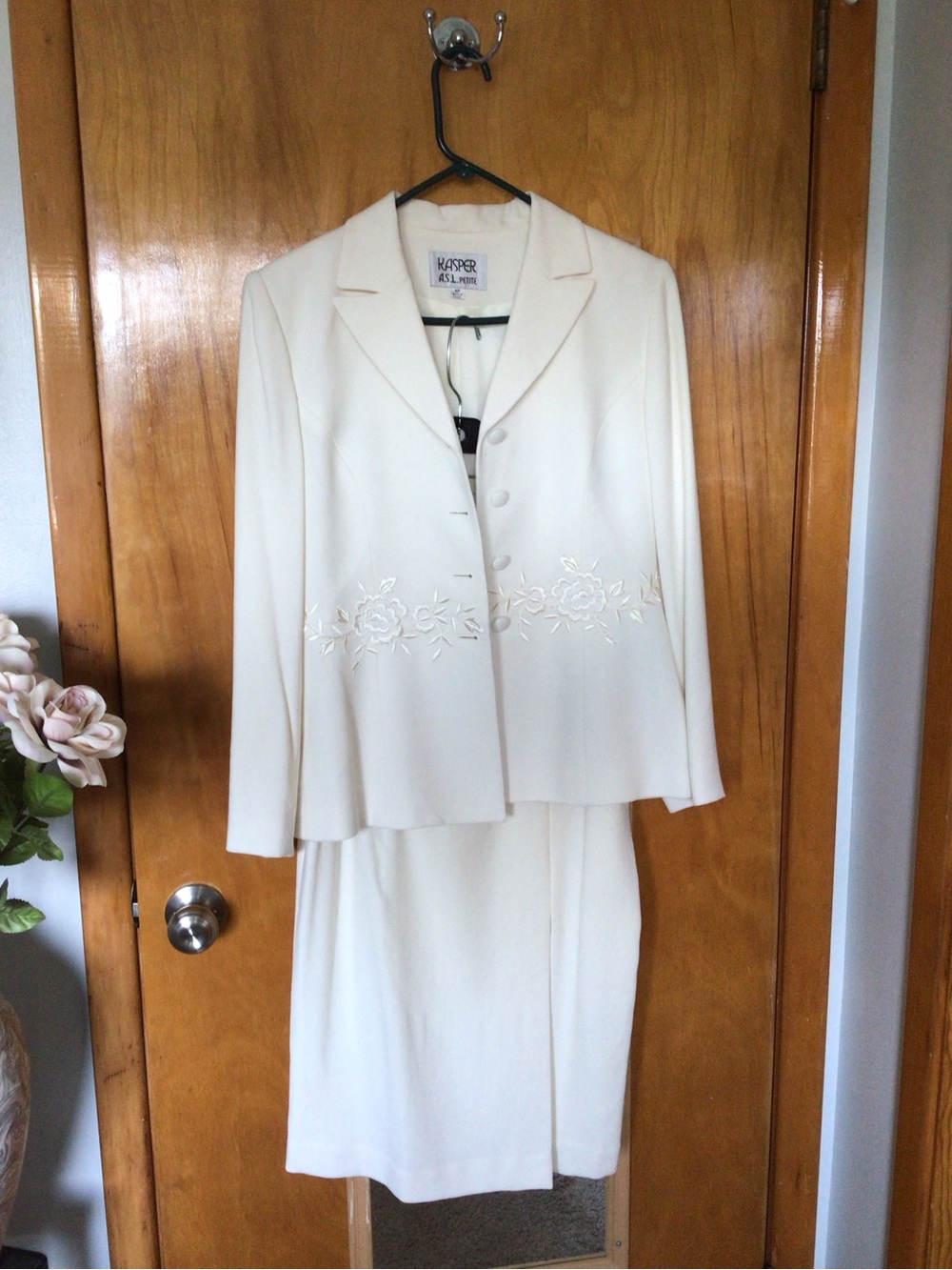 Kasper  A.S L. Petite Cream Embroidered Midi 2 pc Dress Set size 8P
